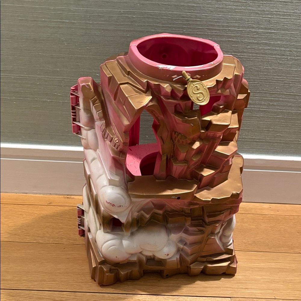 SHE-RA Crystal Castle and Playset - Picture 13 of 13